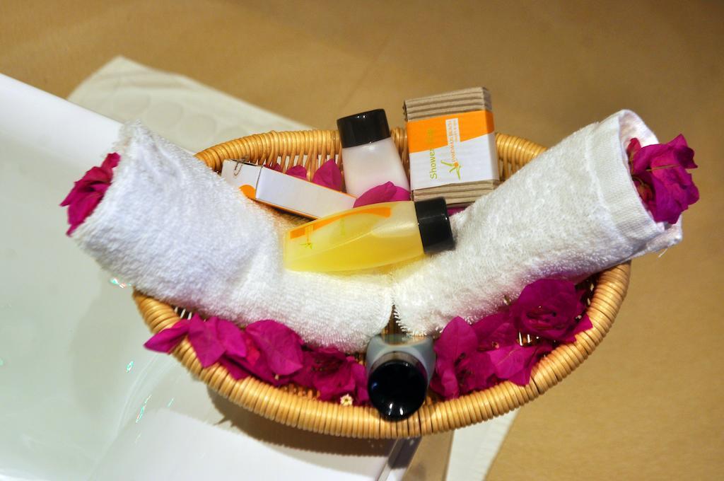 Chambre double de luxe avec balcon. Réduction de 20 % sur les soins de spa